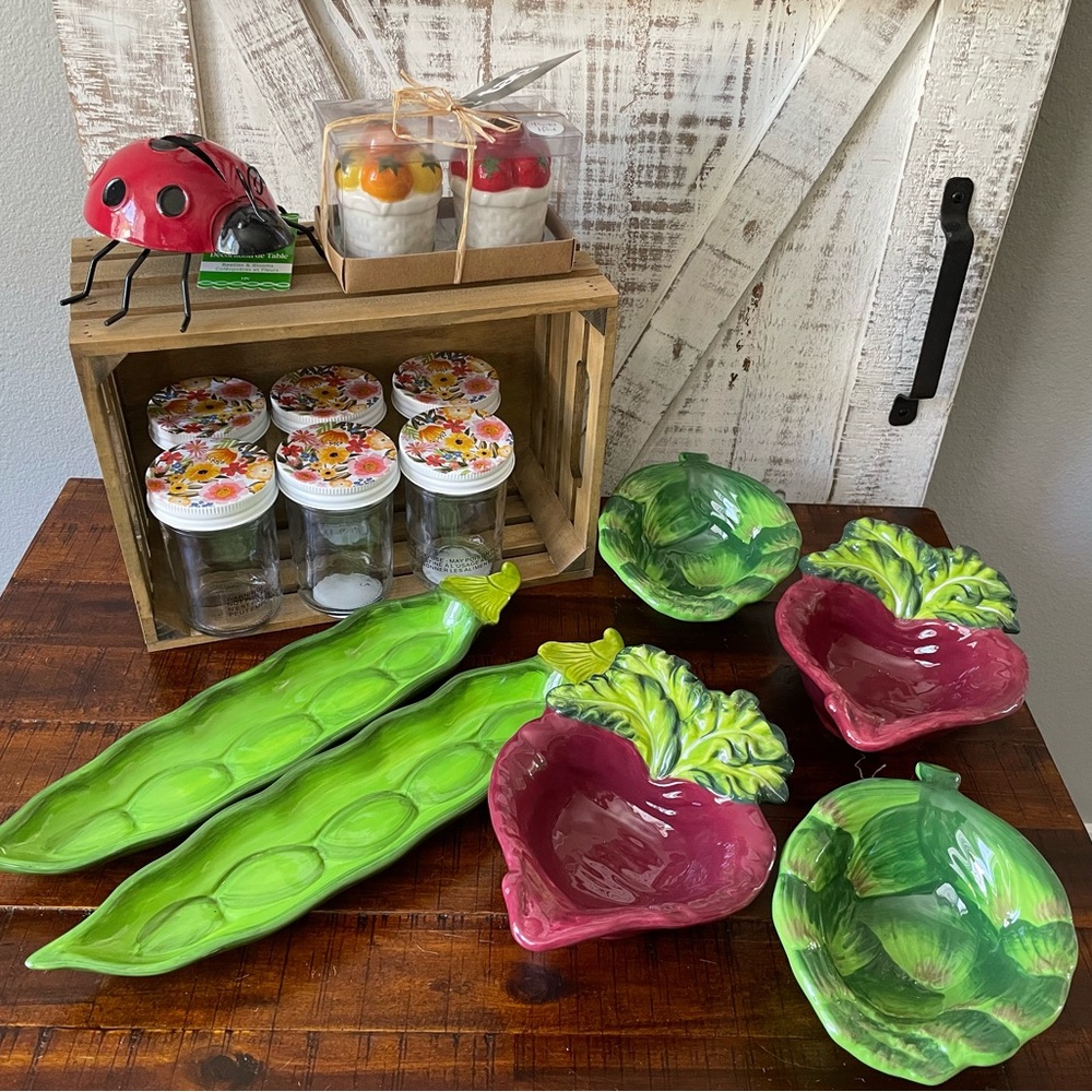 Pier 1 vegetable serving set- please read description and see photos!